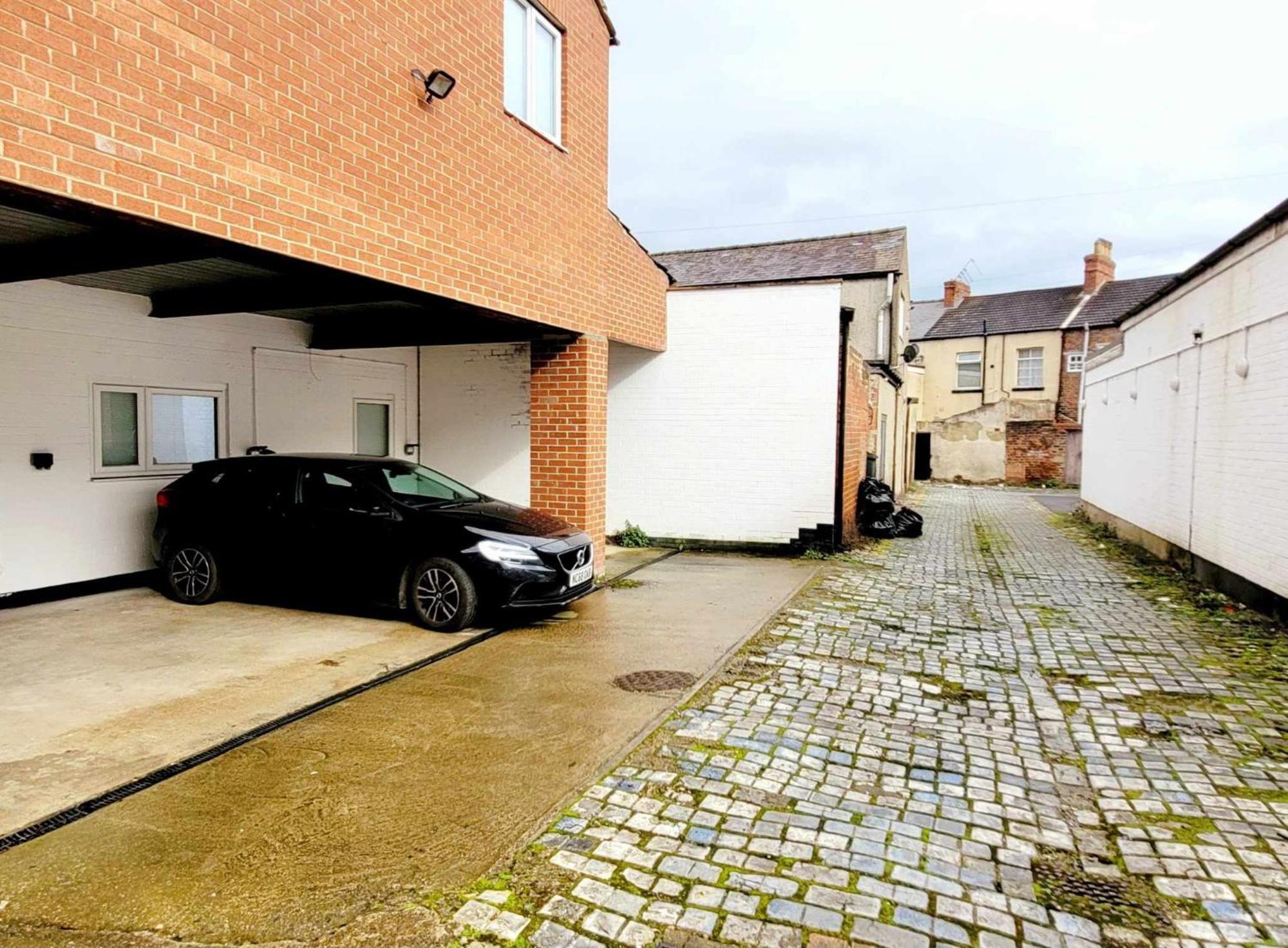 Stylish Two-Bedroom Apartment: Central & Theatre-Friendly Darlington  Exterior photo